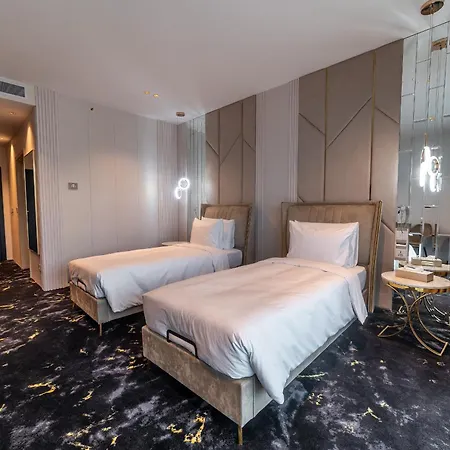 Elania & Hotel 5*