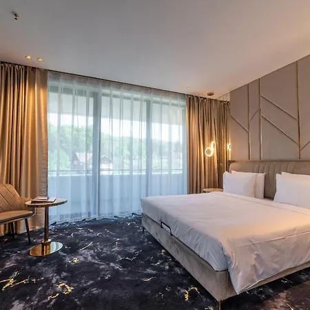 Elania & Hotel