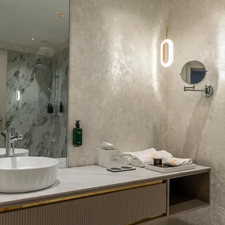 Hotel Elania &