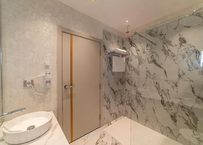 Elania & Cluj-Napoca