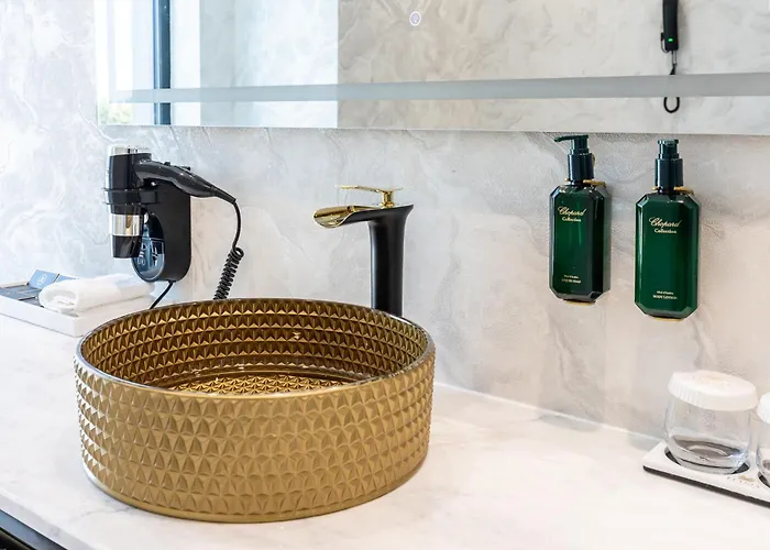 Elania & Hotel Kluž